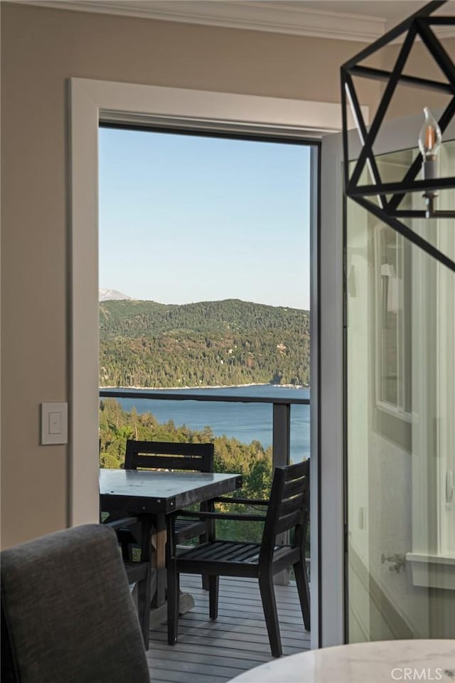 27417 Matterhorn Dr, Lake Arrowhead, CA 92352 - balcony with outdoor dining space