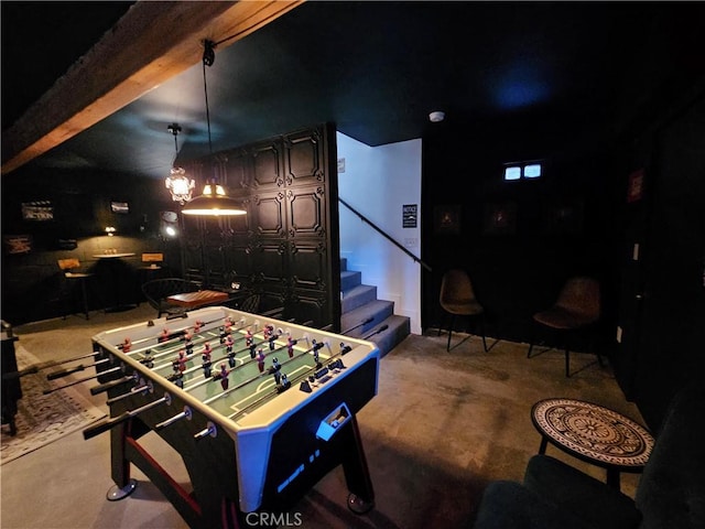 recreation room featuring carpet