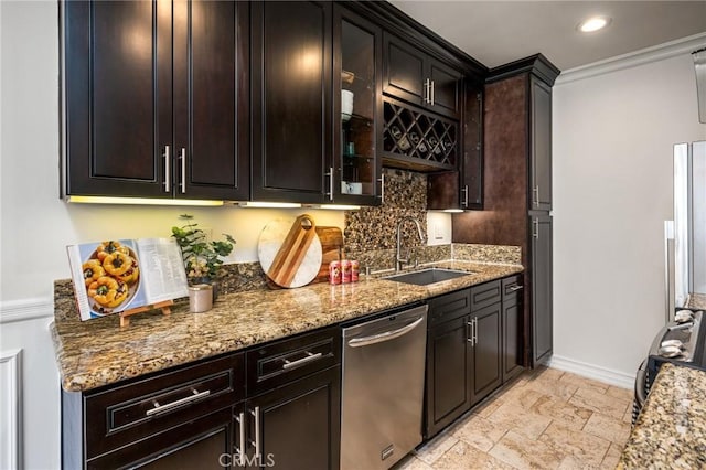 bar featuring a sink, stone tile flooring, baseboards, dishwasher, and recessed lighting