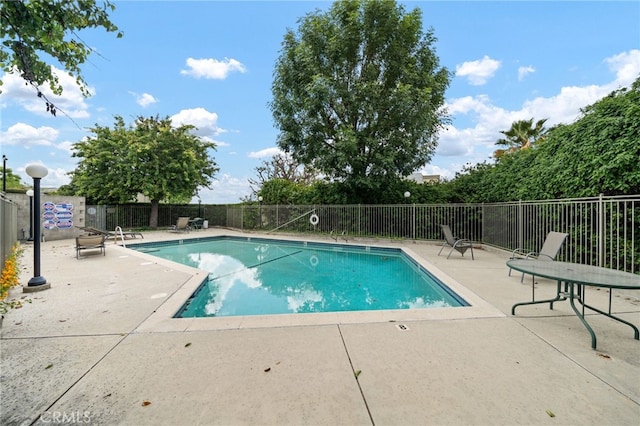 15796 Midwood Dr Unit 6, Granada Hills, CA 91344 - community pool with a patio and fence