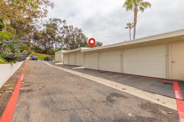 827 Del Mar Downs Rd Unit E, Solana Beach, CA 92075 - view of garage