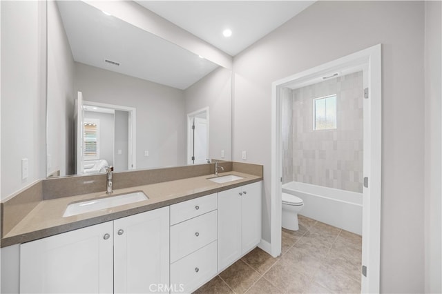 149 Fairgreen, Irvine, CA 92618 - full bathroom featuring ensuite bathroom, plenty of natural light, toilet, and double vanity