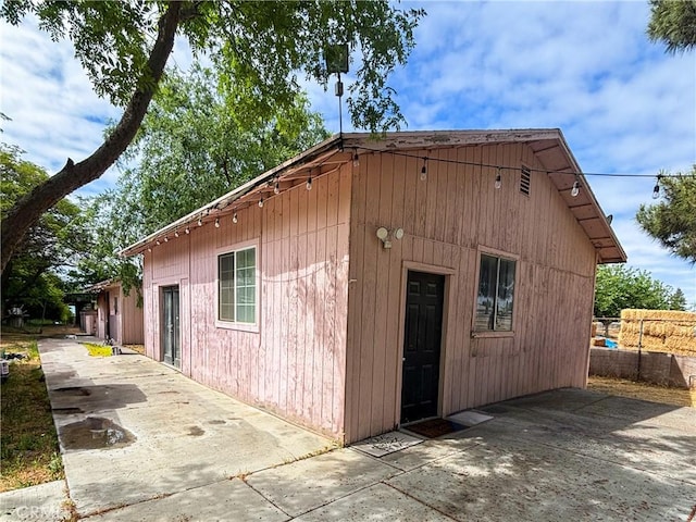 644 Whittendale St, Bakersfield, CA 93307 - view of outbuilding with fence