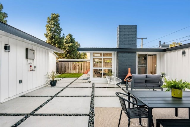 3130 Kallin Ave, Long Beach, CA 90808 - view of patio with fence