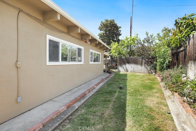 1229 Kilson Dr, Santa Ana, CA 92707 - view of yard