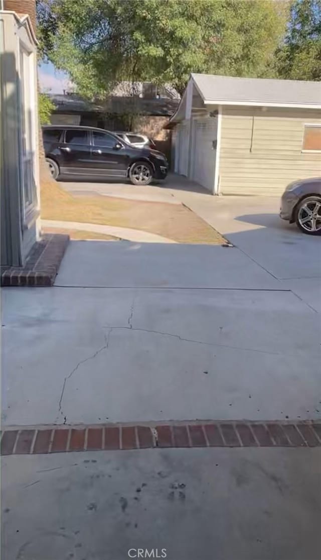 1525 N Arrowhead Ave, San Bernardino, CA 92405 - exterior space