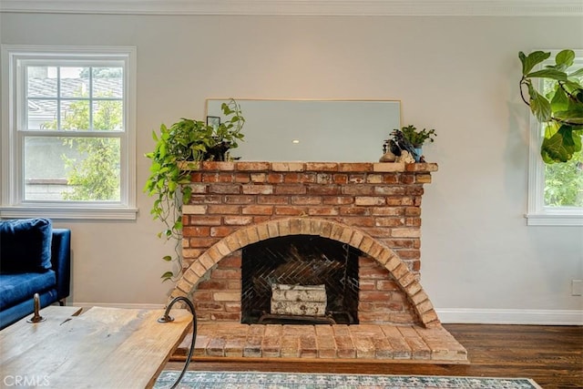 516 S Sparks St S, Burbank, CA 91506 - room details with ornamental molding, baseboards, and wood finished floors