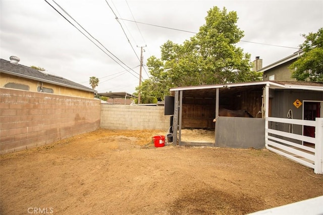 516 S Sparks St S, Burbank, CA 91506 - view of yard featuring an outbuilding and an exterior structure
