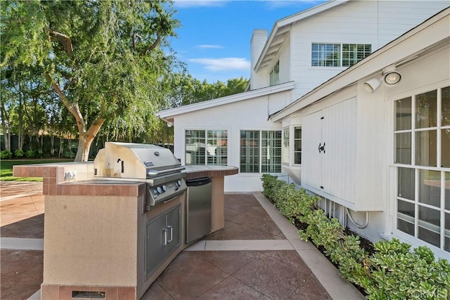 2141 Westminster Dr, Riverside, CA 92506 - view of patio featuring an outdoor kitchen and grilling area