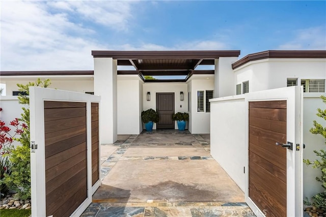 32491 Seven Seas Dr, Dana Point, CA 92629 - view of front facade with stucco siding and fence