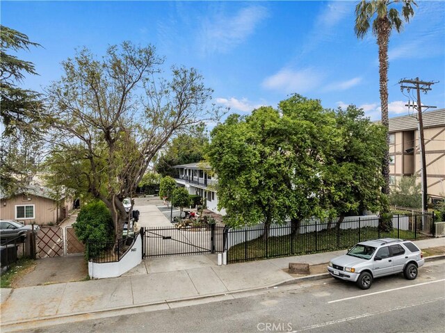14020 Foothill Blvd, Sylmar, CA 91342 - exterior space with a gate and fence