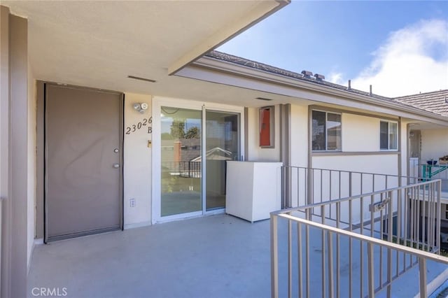 23026 Nadine Cir Unit B, Torrance, CA 90505 - entrance to property with stucco siding