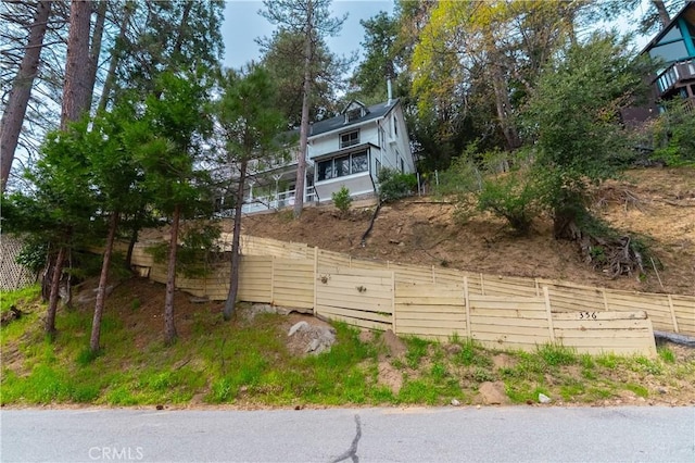 356 Wylerhorn Dr, Crestline, CA 92325 - view of side of home with fence