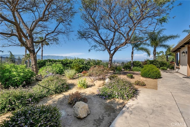 9420 Oak Leaf Dr, Chatsworth, CA 91311 - view of yard with fence and a patio