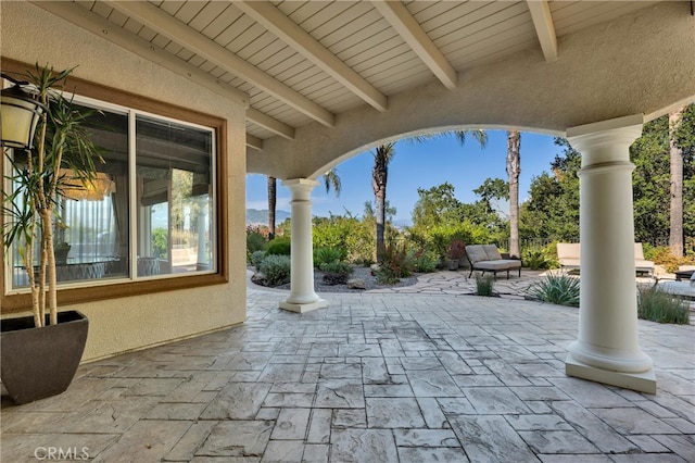 9420 Oak Leaf Dr, Chatsworth, CA 91311 - view of patio / terrace