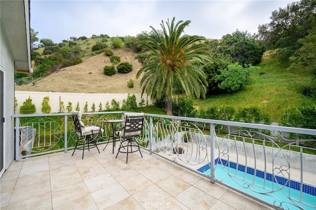 7980 Hollywood Way, Sun Valley, CA 91352 - view of balcony