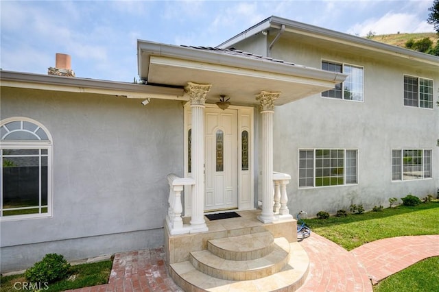 7980 Hollywood Way, Sun Valley, CA 91352 - doorway to property with a yard and stucco siding
