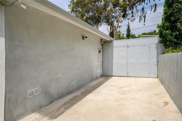 7980 Hollywood Way, Sun Valley, CA 91352 - view of patio / terrace