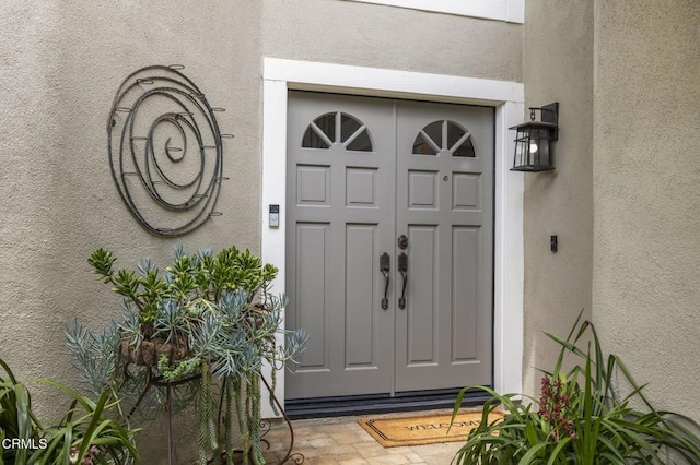 2113 Doral Ct, Oxnard, CA 93036 - property entrance featuring stucco siding