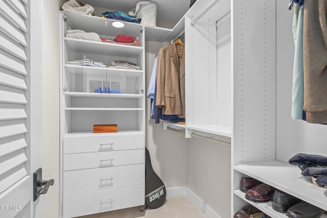 2113 Doral Ct, Oxnard, CA 93036 - view of walk in closet