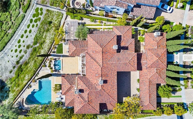 19 Fox Hole Rd, Ladera Ranch, CA 92694 - aerial view of a pool