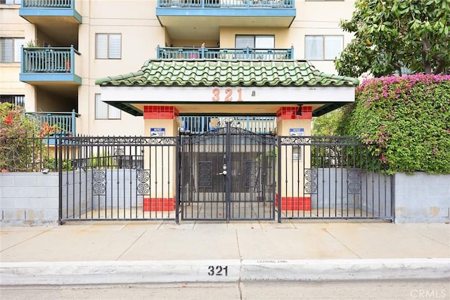 321 N Orange Unit 104, Monterey Park, CA 91755 - view of gate with a fenced front yard