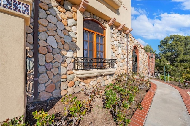 2240 Foothill Blvd, Santa Ana, CA 92705 - view of side of property with stone siding