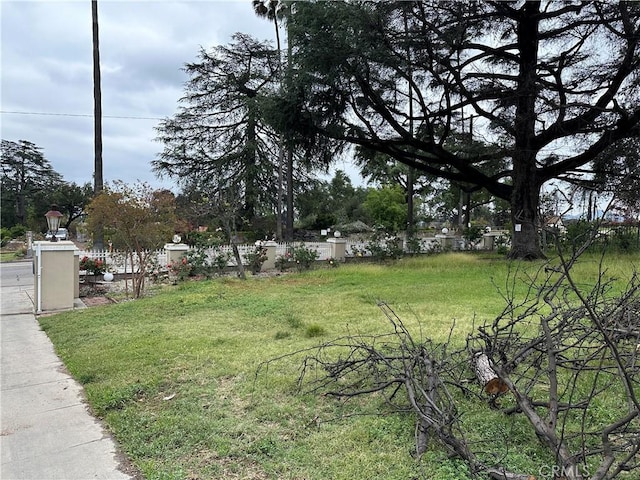 1185 E Altadena Dr, Altadena, CA 91001