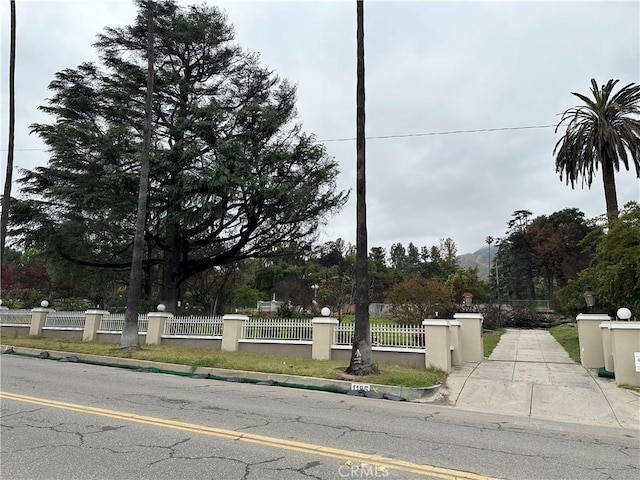 1185 E Altadena Dr, Altadena, CA 91001