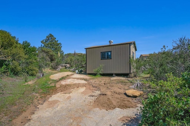 3465 Barrett Vw, Alpine, CA 91901 - view of yard featuring an outbuilding