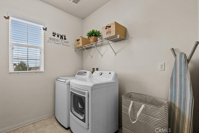 19321 Carranza Ln, Saugus, CA 91350 - laundry area featuring baseboards, plenty of natural light, laundry area, and independent washer and dryer