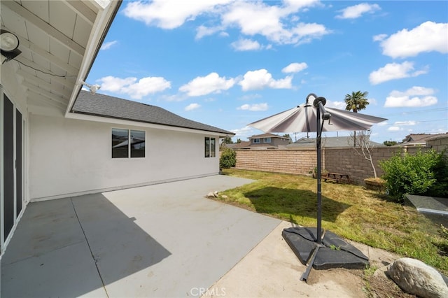 19542 Constellation Ln, Huntington Beach, CA 92646 - view of patio featuring fence