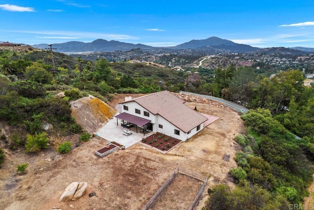 bird's eye view featuring a mountain view
