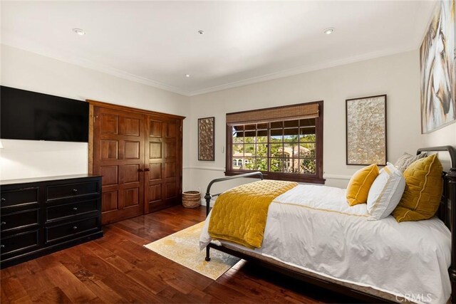 9 Maverick Ln, Bell Canyon, CA 91307 - bedroom featuring dark wood-type flooring and crown molding