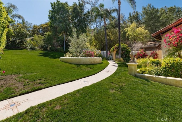 9 Maverick Ln, Bell Canyon, CA 91307 - surrounding community featuring a lawn