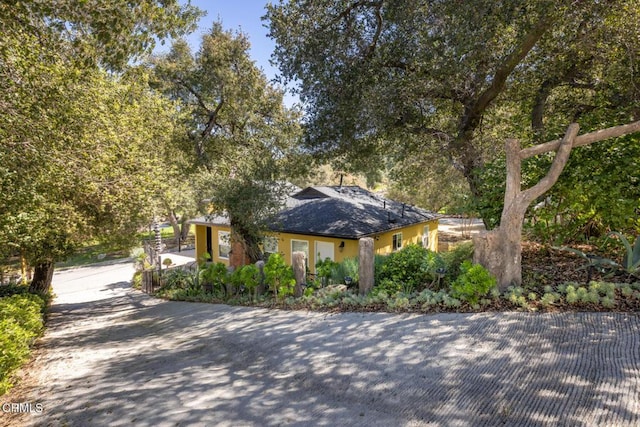 7580 Mcgroarty Ter, Tujunga, CA 91042 - view of front of property with driveway