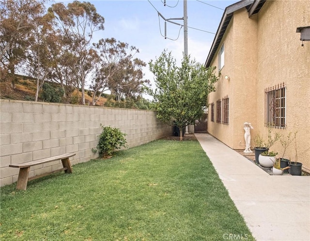 5048 W 121st St, Hawthorne, CA 90250 - view of yard