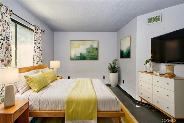 2990 Malaga Cir Unit C, Diamond Bar, CA 91765 - bedroom featuring a textured ceiling