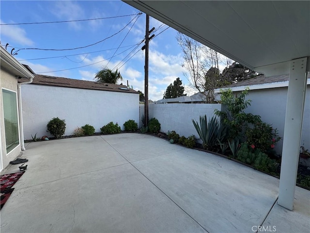 14825 Cranbrook Ave, Hawthorne, CA 90250 - view of patio with fence