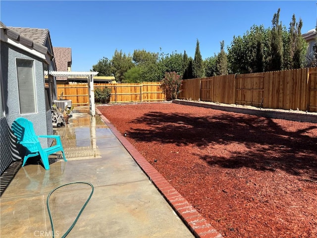5314 Carlo Ct, Palmdale, CA 93552 - fenced backyard featuring a patio area