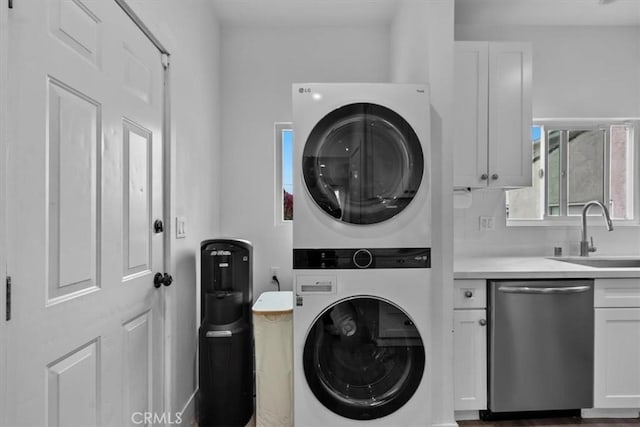 354 E 111th St, Los Angeles, CA 90061 - laundry area with estacked washer and dryer