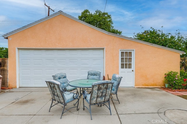 view of detached garage