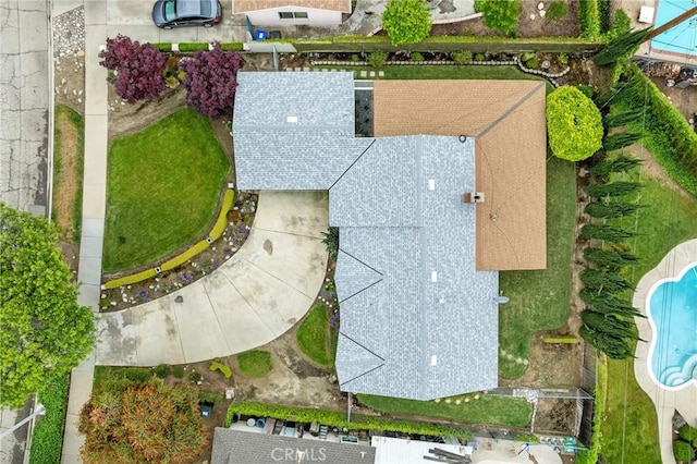 view from above of property featuring a pool area
