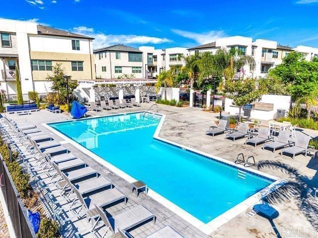 1840 Mint Unit 6, Chula Vista, CA 91915 - community pool with a patio area and a residential view