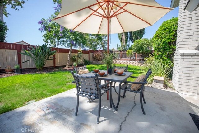 24111 Marathon St, Mission Viejo, CA 92691 - view of patio with outdoor dining space