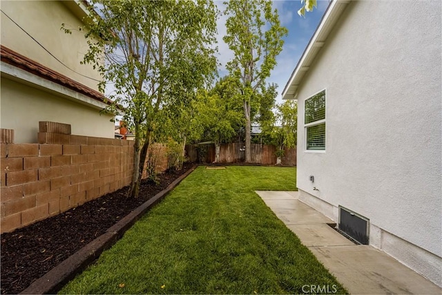 2153 Stanbridge Ave, Long Beach, CA 90815 - view of yard