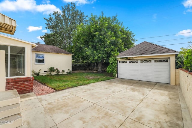view of detached garage