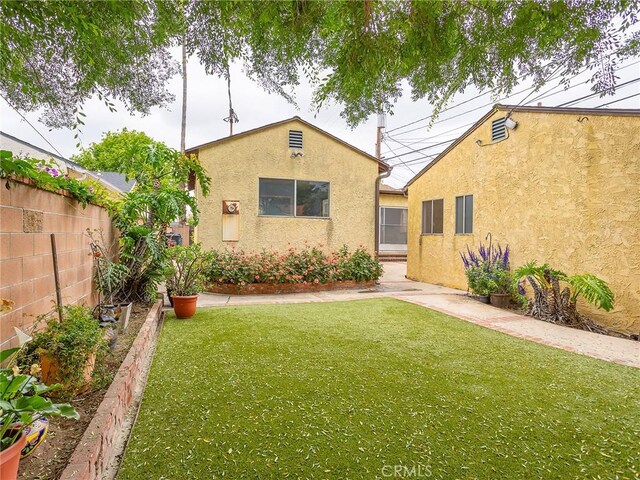 1234 N Ontario St, Burbank, CA 91505 - view of yard