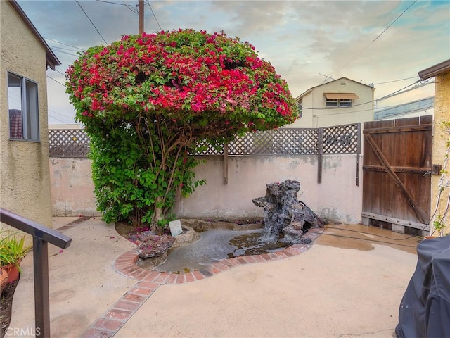 1234 N Ontario St, Burbank, CA 91505 - view of patio / terrace featuring fence and a gate