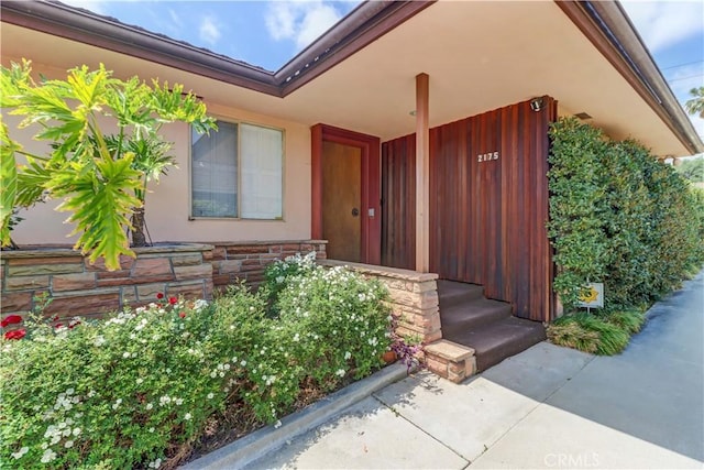 2175 Queensberry Rd, Pasadena, CA 91104 - property entrance with stone siding